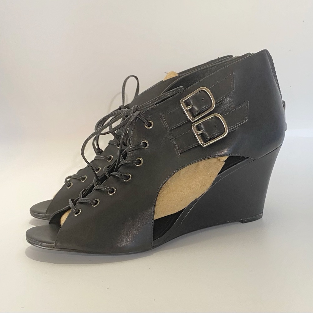 Pour La Victoire Wedge Lace Up Sandal